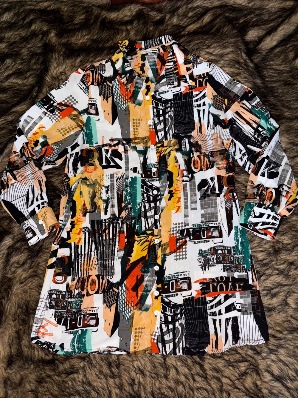 Fashion Nova White Multi Abstract Button-Down Shirt Size Medium